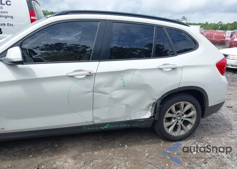 2013 BMW X1 xDrive28I из США, поврежденный, VIN WBAVL1C59DVR88315